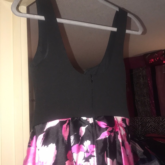 Gorgeous Dress - Picture 4 of 4